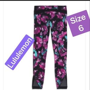 Lululemon Inspire Tight II Leggings in Midnight Bloom Black Deep Fuschia / Black